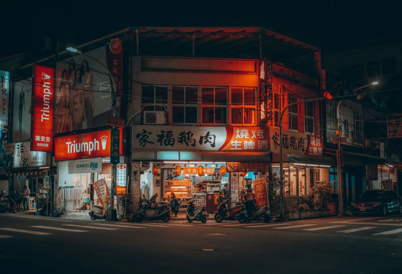 上海门店广告字选材指南：水晶字与钛金字的工艺差异及应用场景分析正文配图 1
