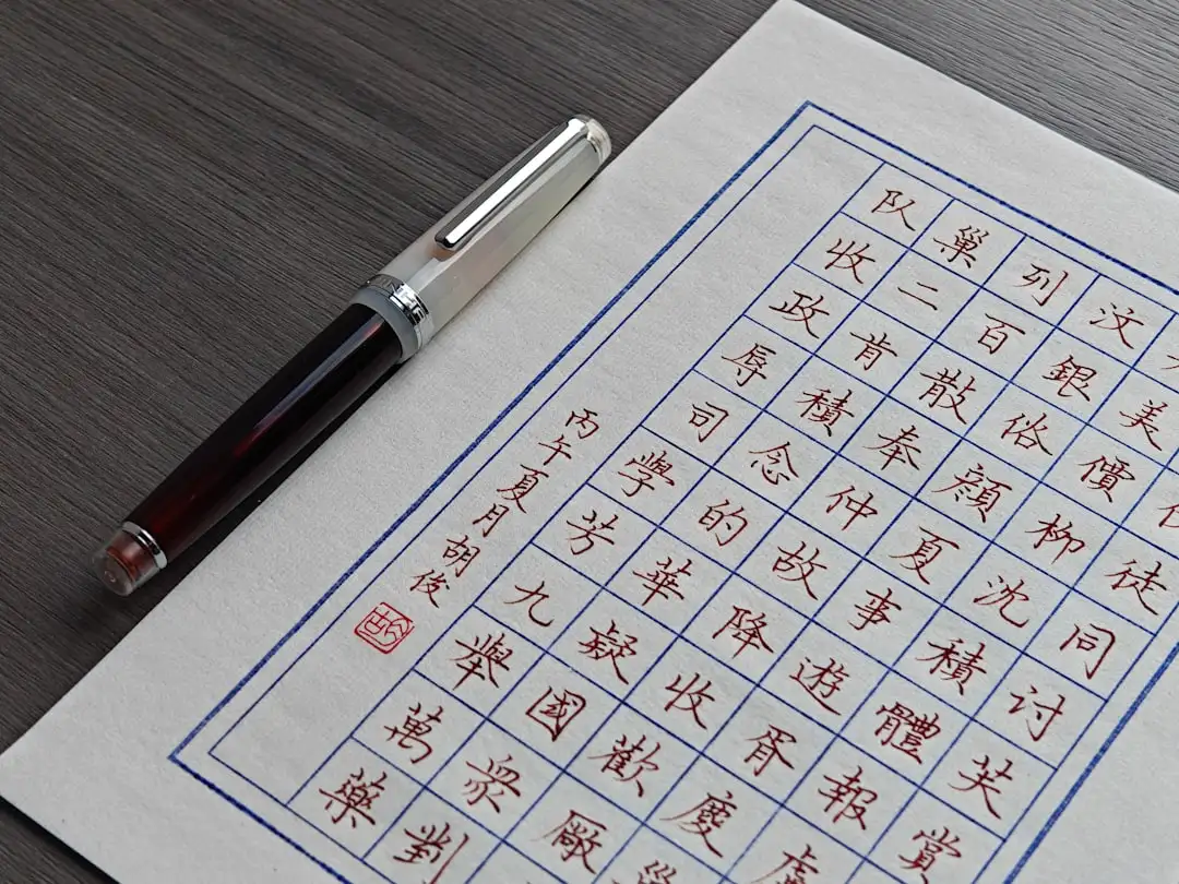 亚克力字与烤漆字加工工艺对比:如何为门店选择最佳方案